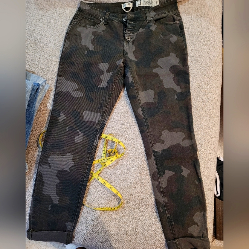 Camo ankle jeans